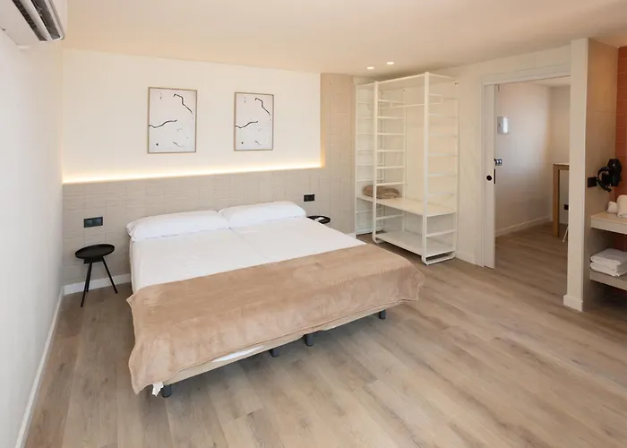Apartamentos San Antonio Beach